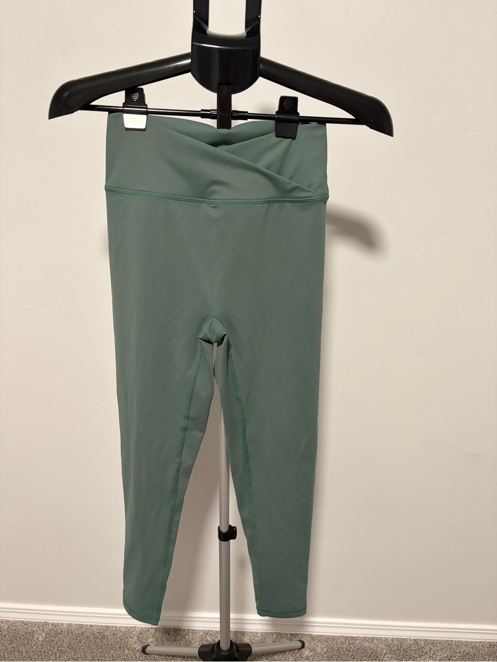 Agent 84 High-Waist Performance Leggings in Sage Green Women’s Large